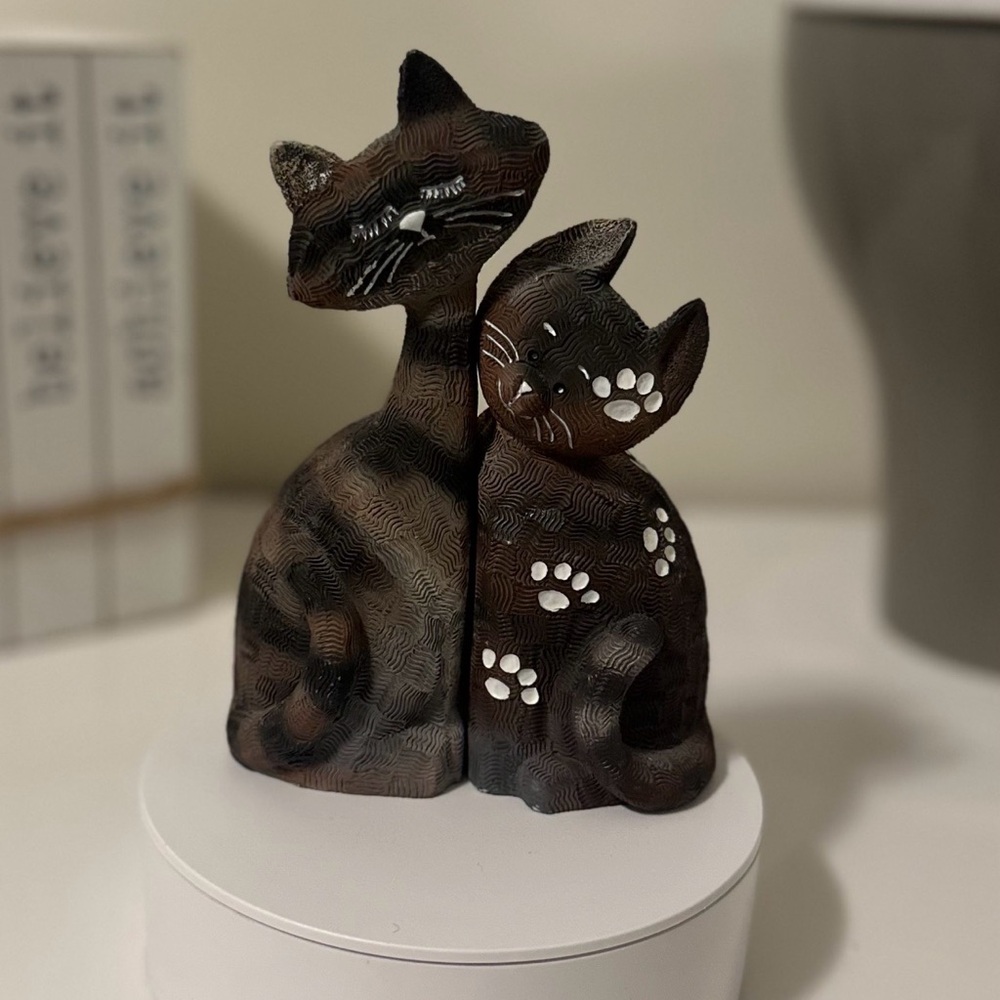 Vintage Farmyard Fun By Artforum Retired Tiggy and Cuddles Cats Resin